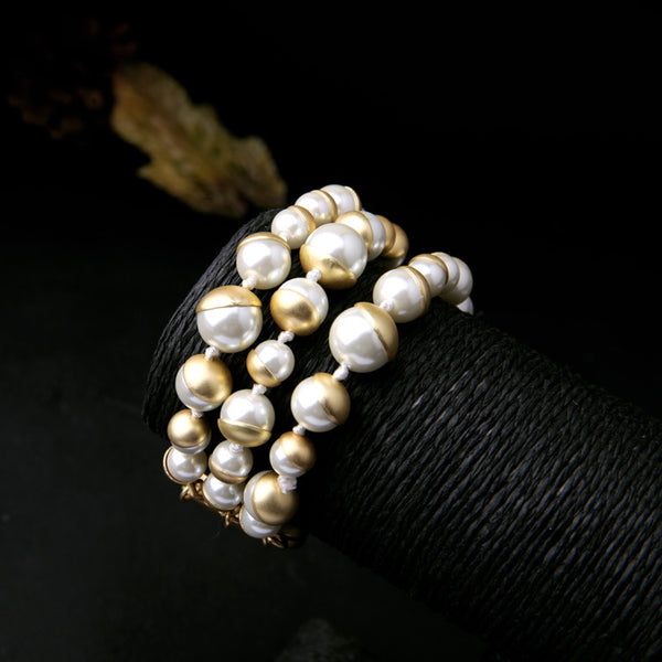 Triple-Layer-Pearl-Bracelet-gold