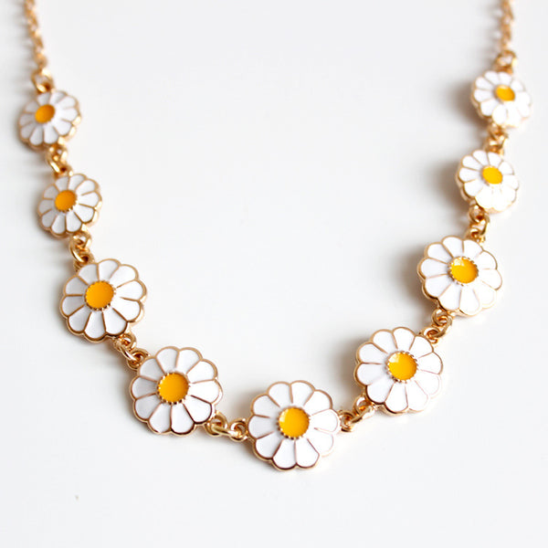 *JORDON - Daisy Charm Necklace