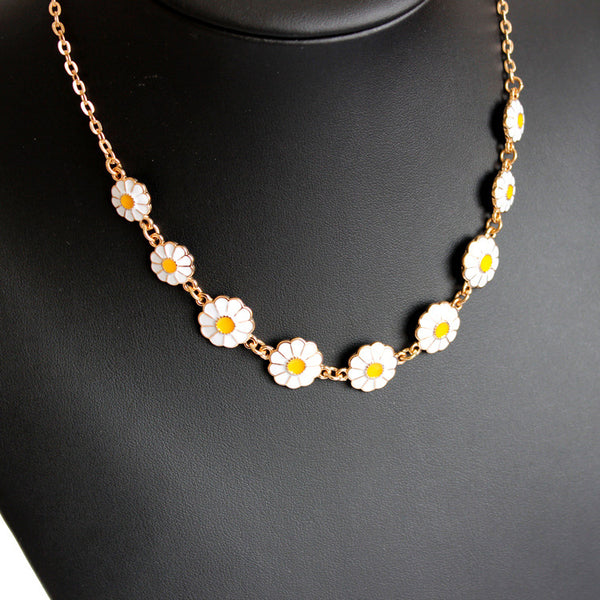 *JORDON - Daisy Charm Necklace