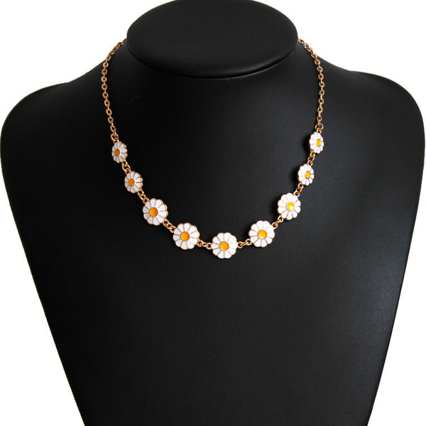 *JORDON - Daisy Charm Necklace